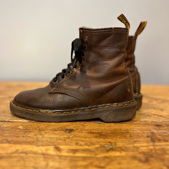 Vintage Dr. Marten Boots - Picture 6 of 9